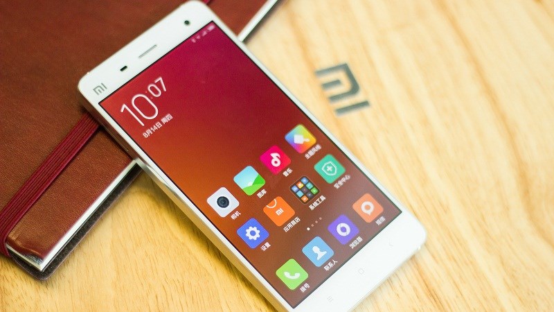 Xiaomi Mi 4 bất ngờ phát nổ trong một lớp học