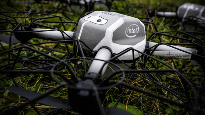 Đội quân máy bay không người lái (drone) của Intel Shooting Star biểu diễn tuyệt đẹp