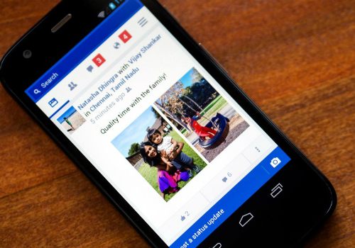 facebook-lite-motog-mock-hero-9159-8323-1424293607.jpg